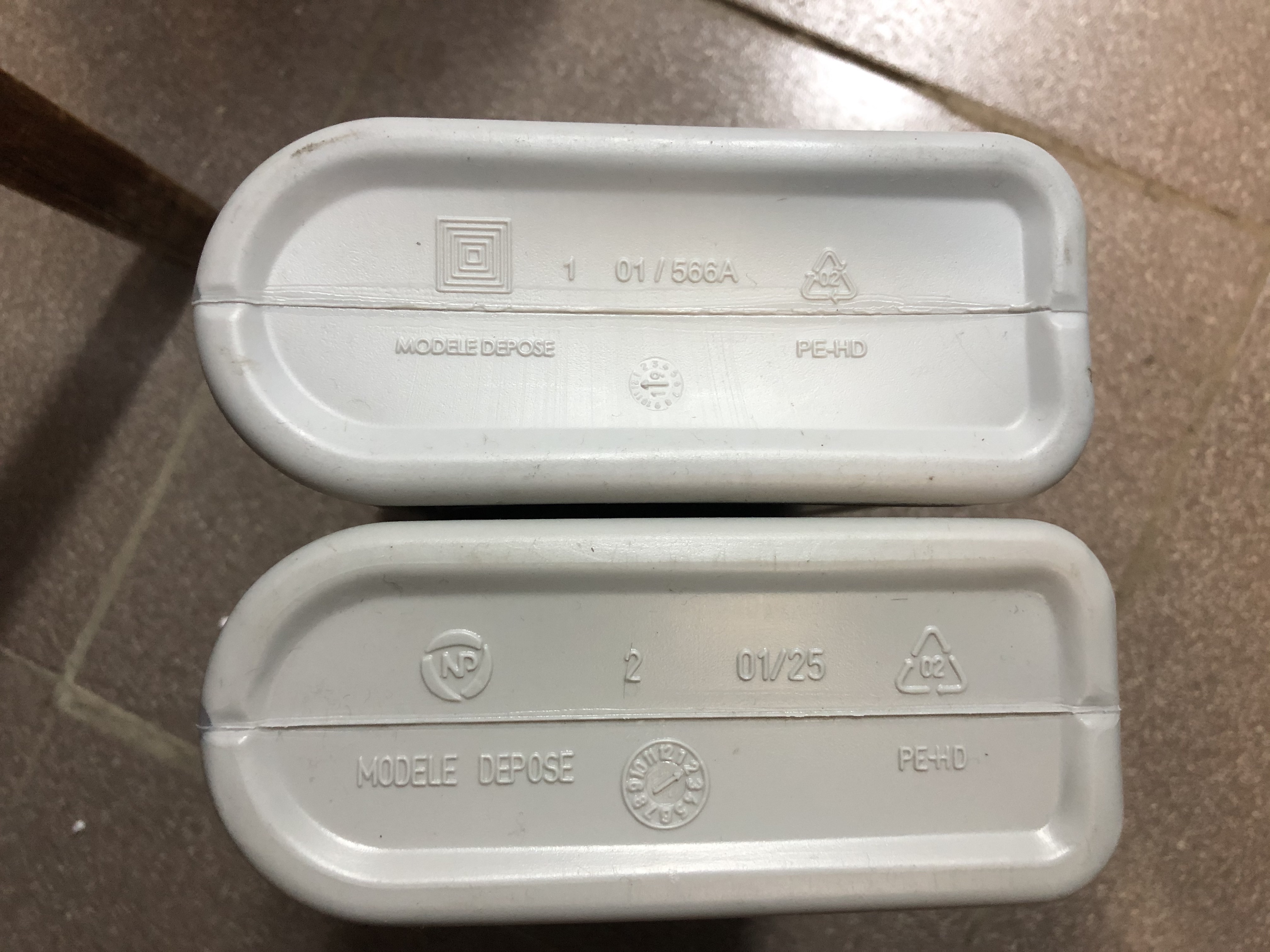 Сравнение двух упаковок масла